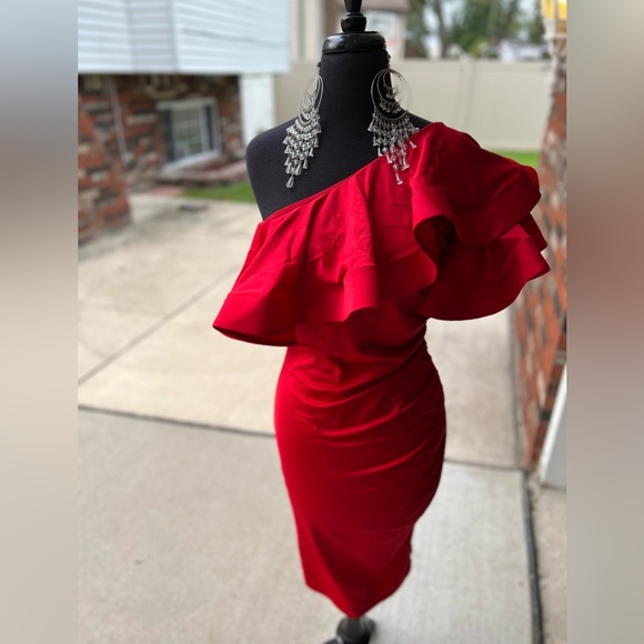 One shoulder Flounce midi - Picture 4 of 6